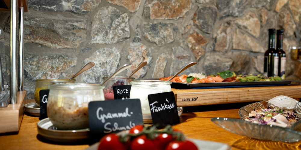 frühstücksbuffet-puitalm-2